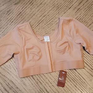 Nude crop top size M NWT
